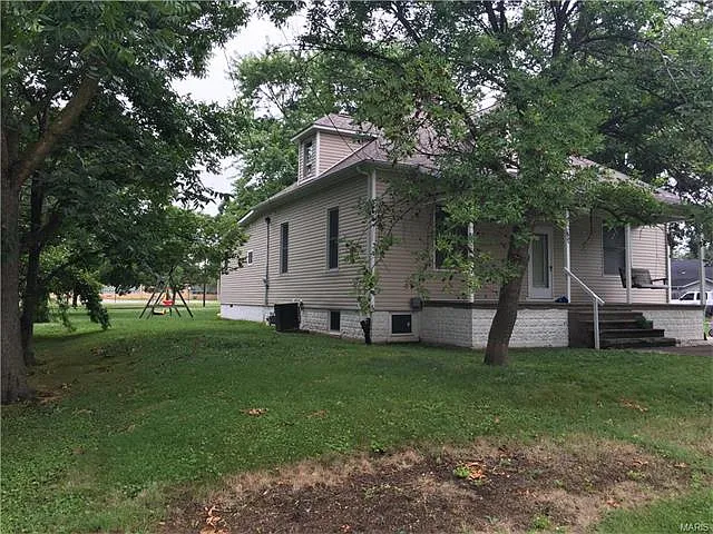 111 N 6th St photo 1