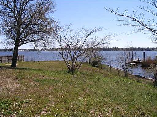 4th image of 703 Holly Hills Dr