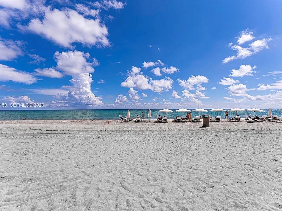 15901 Collins Ave #2805