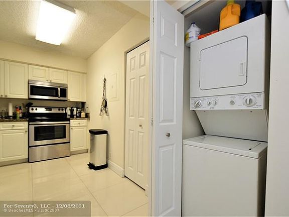 4th image of 3300 NE 191st St APT 1914