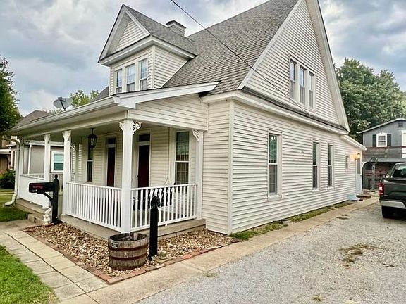 2nd image of 310 College St