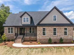 3707 Serenity Dr, Burlington, NC 27215