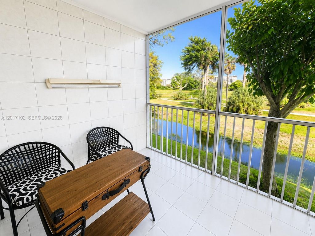 3051 S Palm Aire Dr APT 201, photo 6