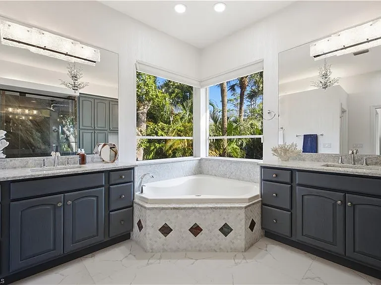 27231 Lakeway Ct — Photo 20