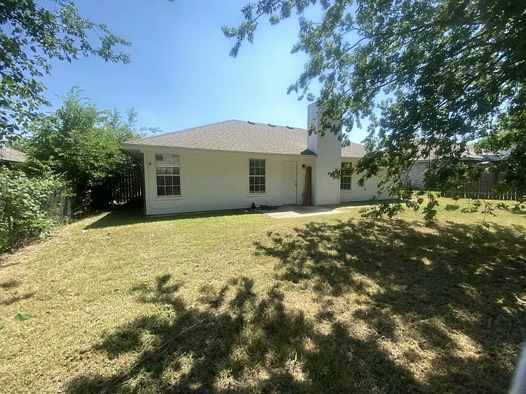 2305 Duke Ln — Photo 19