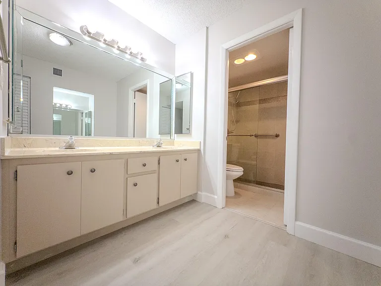 2800 N 46th Ave #A502 — Photo 5