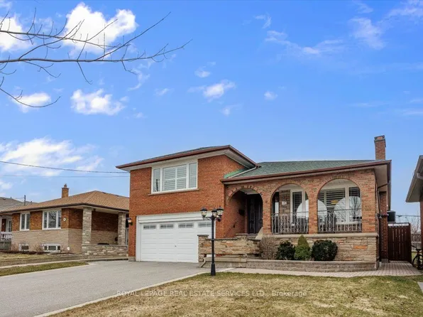 91 Macleod St, Toronto, ON M6L 2M8