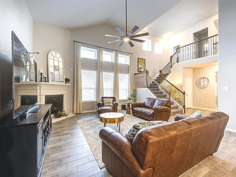 5439 Rustic Ruby Dr — Photo 16