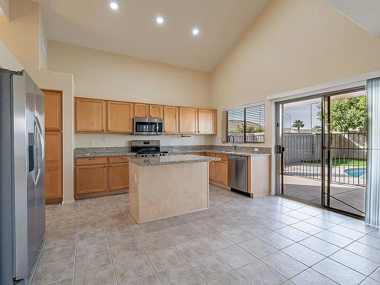 20434 N 92nd Ln — Photo 11