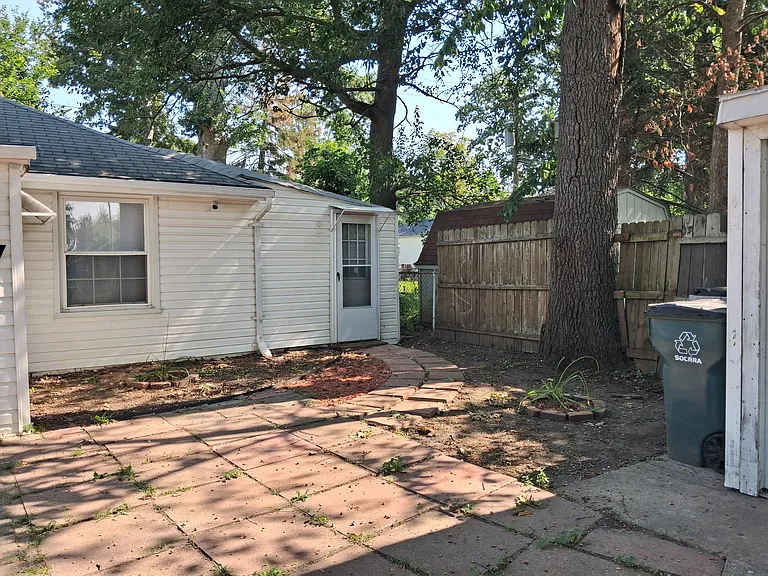 533 E Milton Ave — Photo 7
