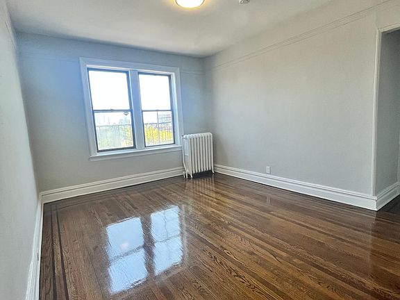 3rd image of 18 Kensington Ave APT 5B
