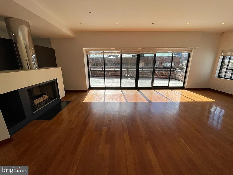 3336 Cadys Aly NW #201 — Photo 10