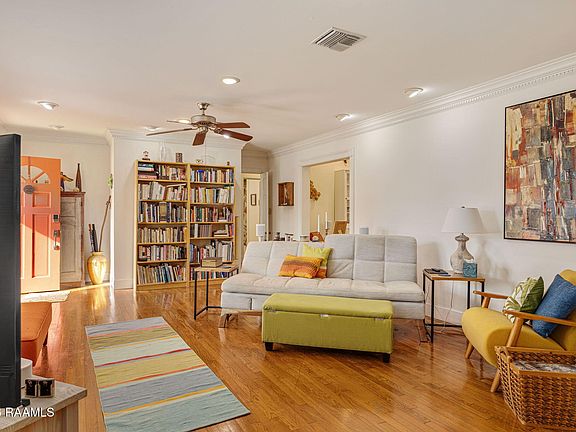 5th image of 706 Harding St