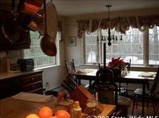 10 Lincoln Dr, North Smithfield, RI 02896