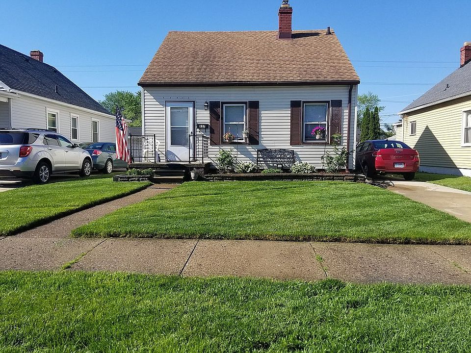 1st image of 957 Lincoln Ave
