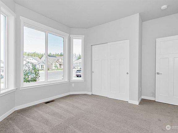 5th image of 9748 Brayden Court SE