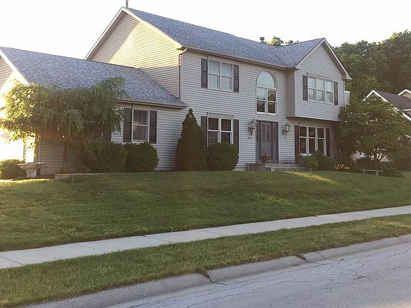 2nd image of 3807 Rosemont Pl