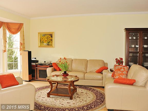 2nd image of 7081 Kings Manor Dr