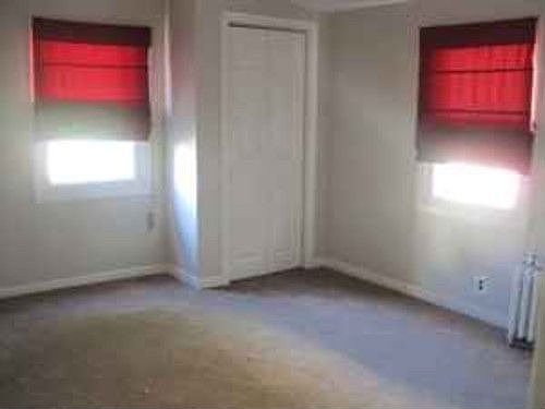 3rd image of 2641 E Somerset St