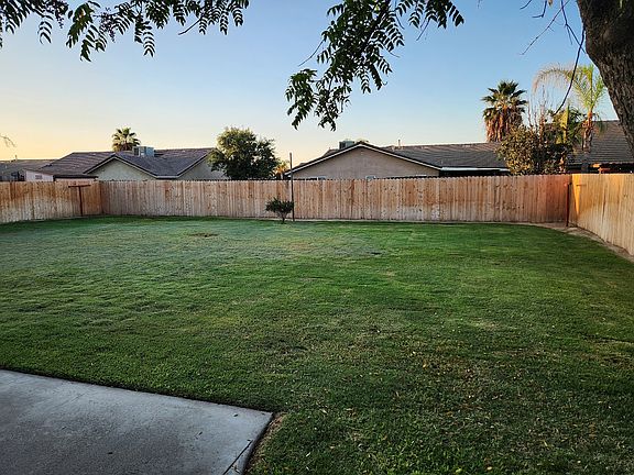 Big newly fenced in back yard
