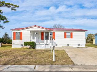 1122 Forest Dr, North Myrtle Beach, SC 29582