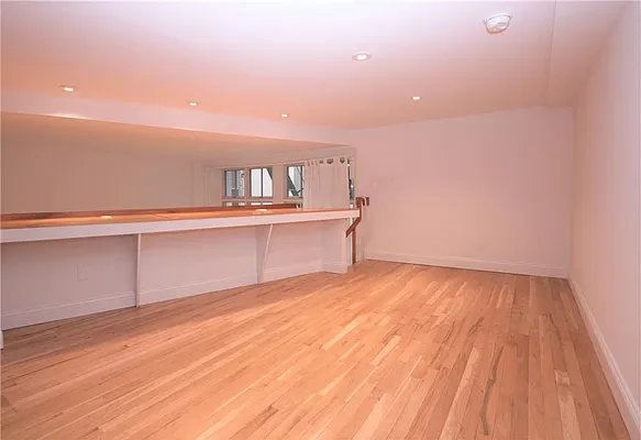 Rented by R New York | media 29