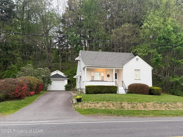 1565 Shoemaker Ave, West Wyoming, PA 18644