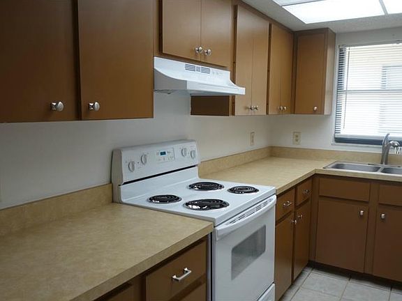 3rd image of 7221 Cloister Dr #201