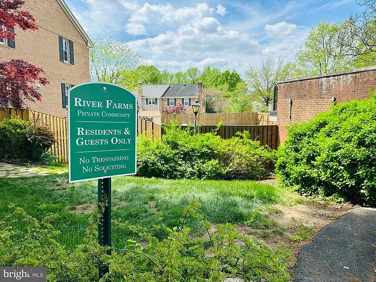 8251 Clifton Farm Ct — Photo 45