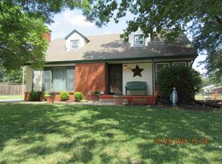 124 S 7th St, Colwich, KS 67030