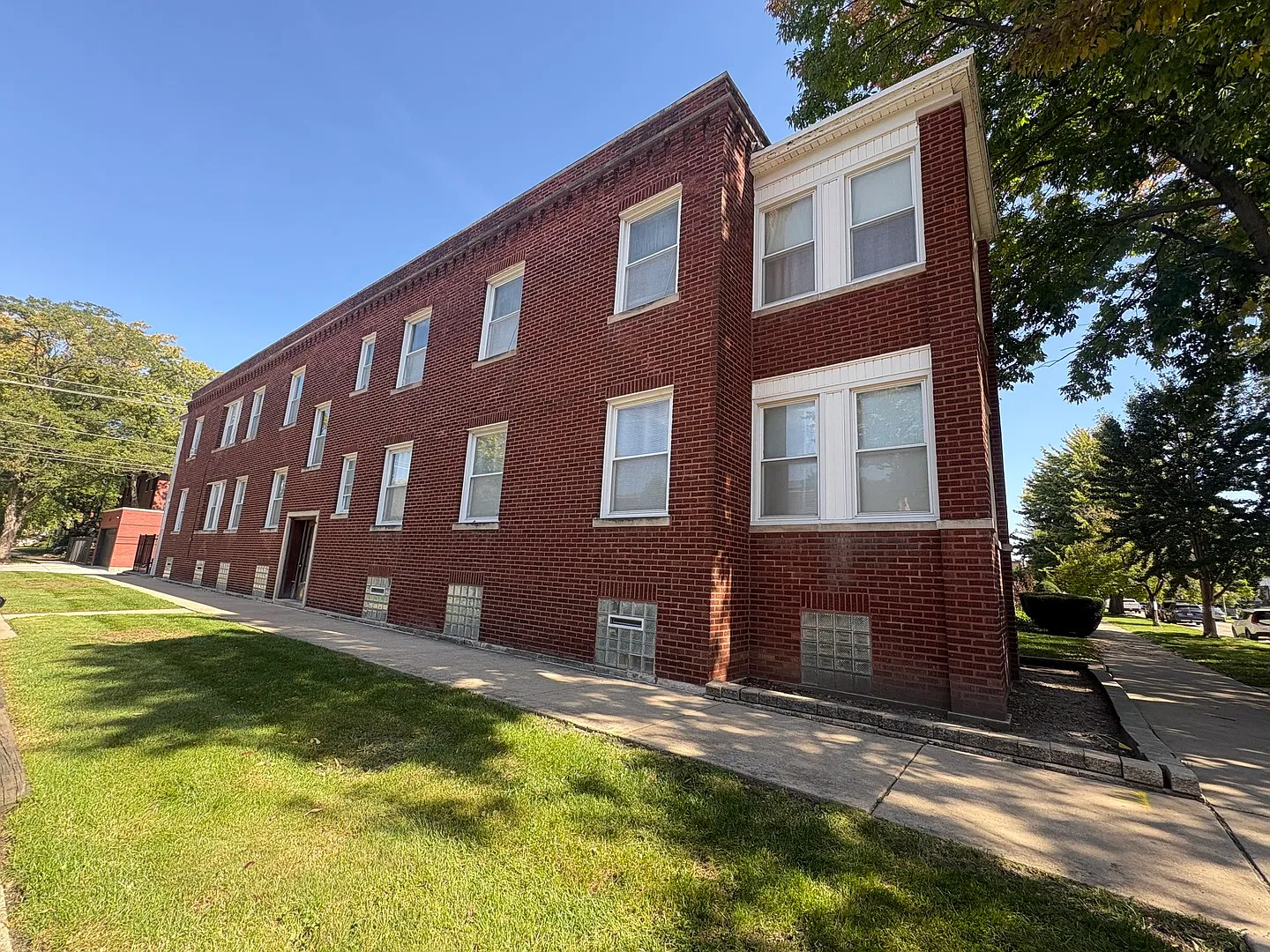 1 bed, 800 sqft, $1,150 — Photo 1