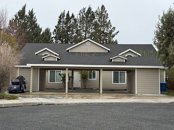 2nd image of 2965 NE Worthington Ct Unit 2