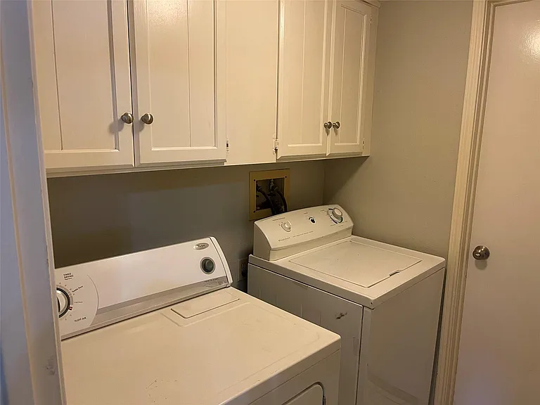 3118 Redcliff Dr — Photo 25