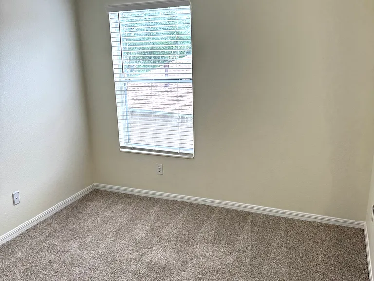 6355 Robin Cv — Photo 10