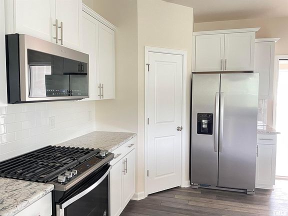 2nd image of 144 Eagleson St