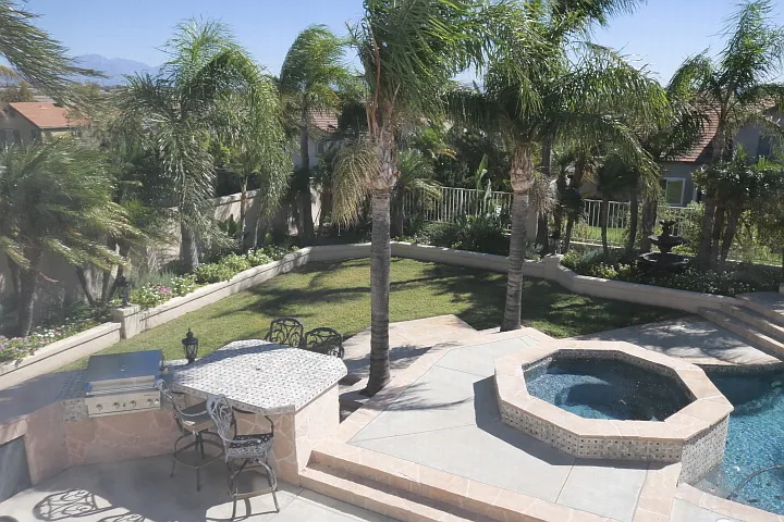 14049 Claremont Ln