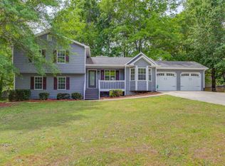 823 Ruswood Cir, Winder, GA 30680
