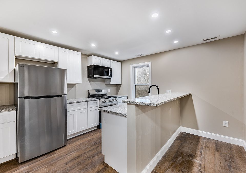 1st image of 25 Buckley St #2L