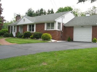 12 Hillview Dr, Troy, NY 12182