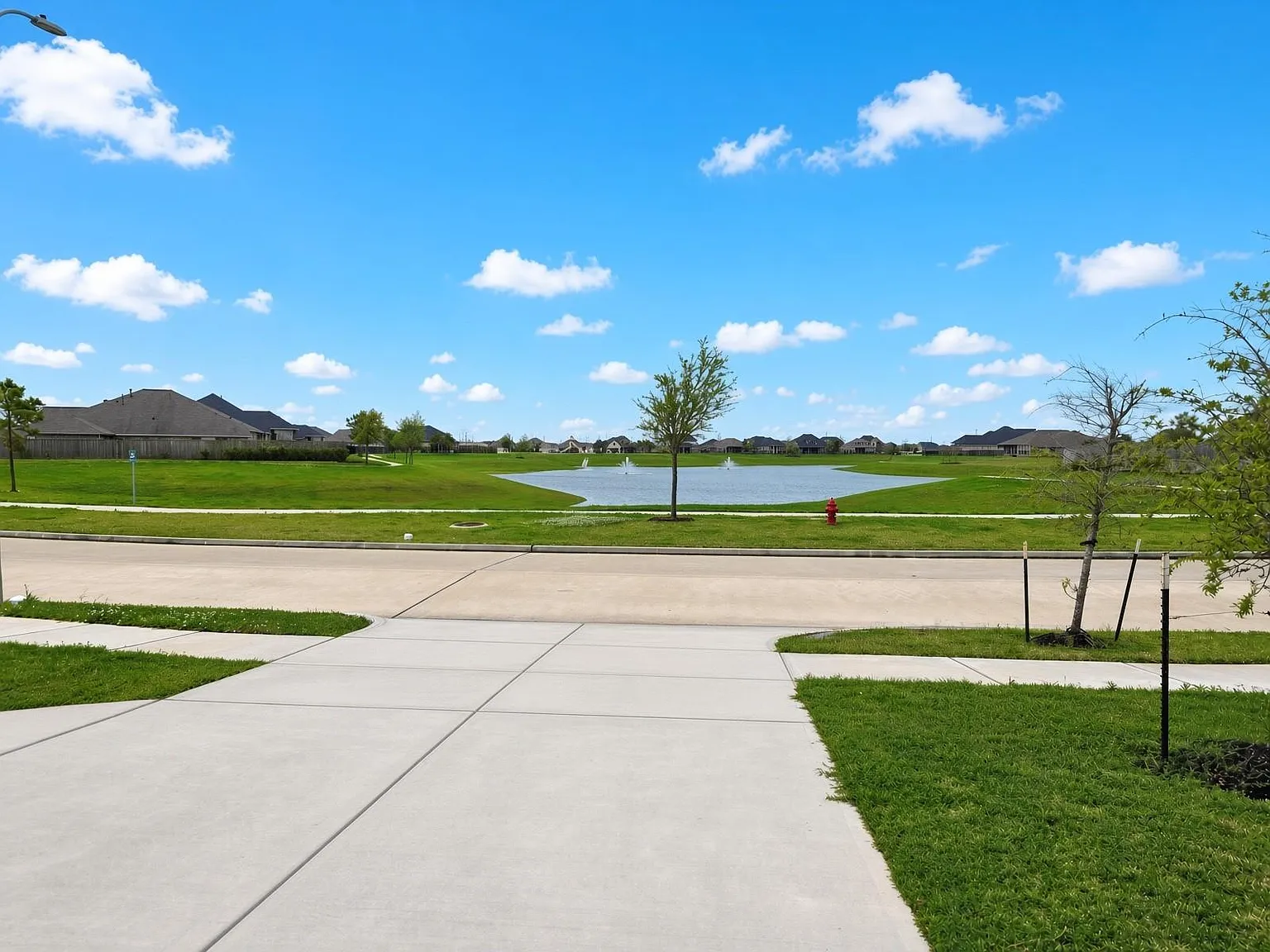 4 bed, 3.5 bath, 2950 sqft, $3,100 — Photo 2