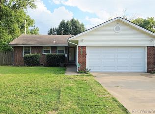 6716 E 27th Pl, Tulsa, OK 74129