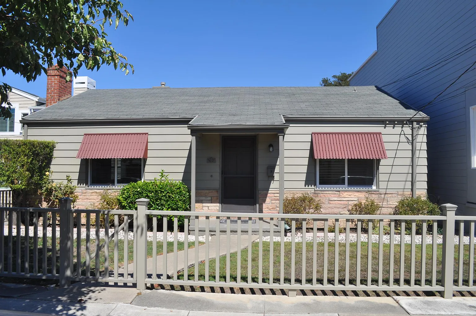 168 Acacia Ave photo 1