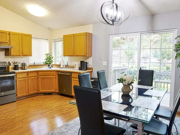 4018 E Hartson Ave — Photo 2