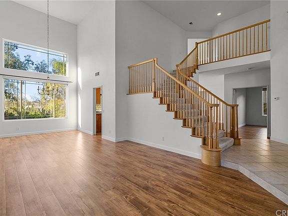 3rd image of 27557 Cunningham Dr