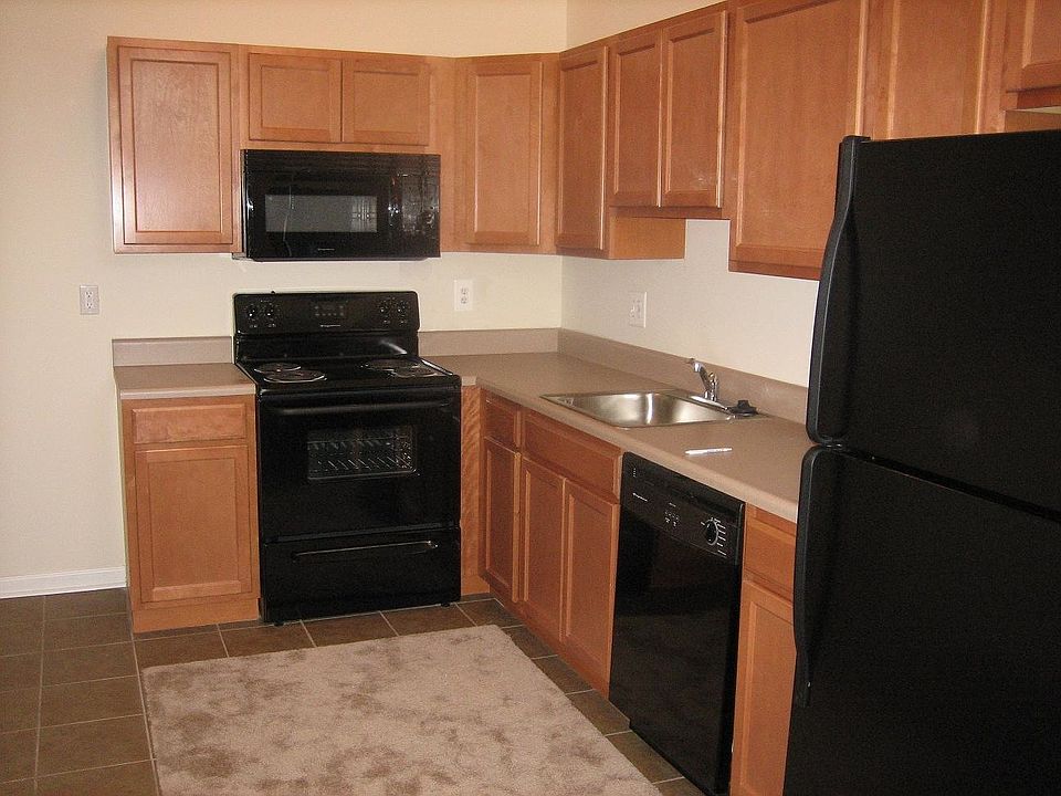 1st image of 2548 W Girard Ave