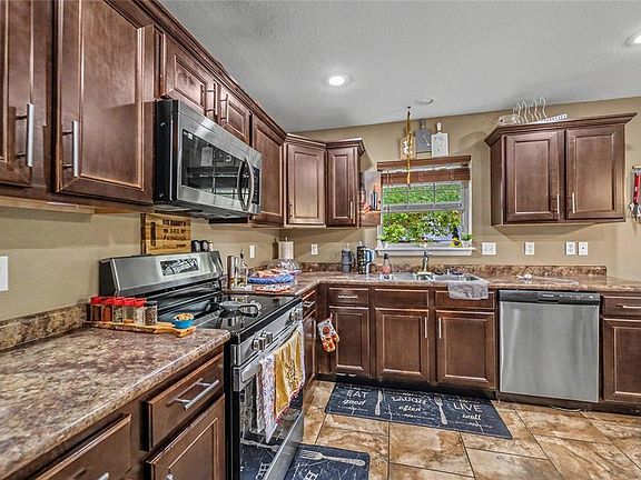 4th image of 20598 Lynwood Rd