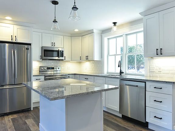 4th image of 6 Maple Lake Farm Rd #E