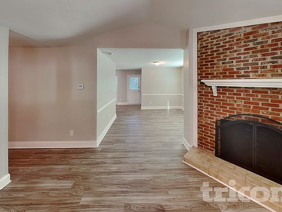 2nd image of 2254 Clonmel Pl