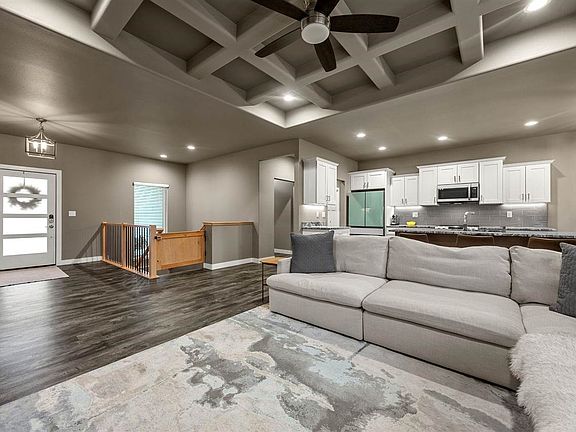 5th image of 1915 Timber Wolf Dr