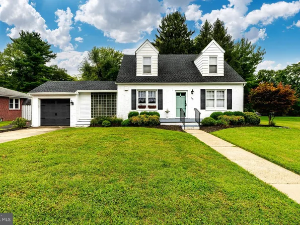 15 Chatham Ln, Mullica Hill, NJ 08062